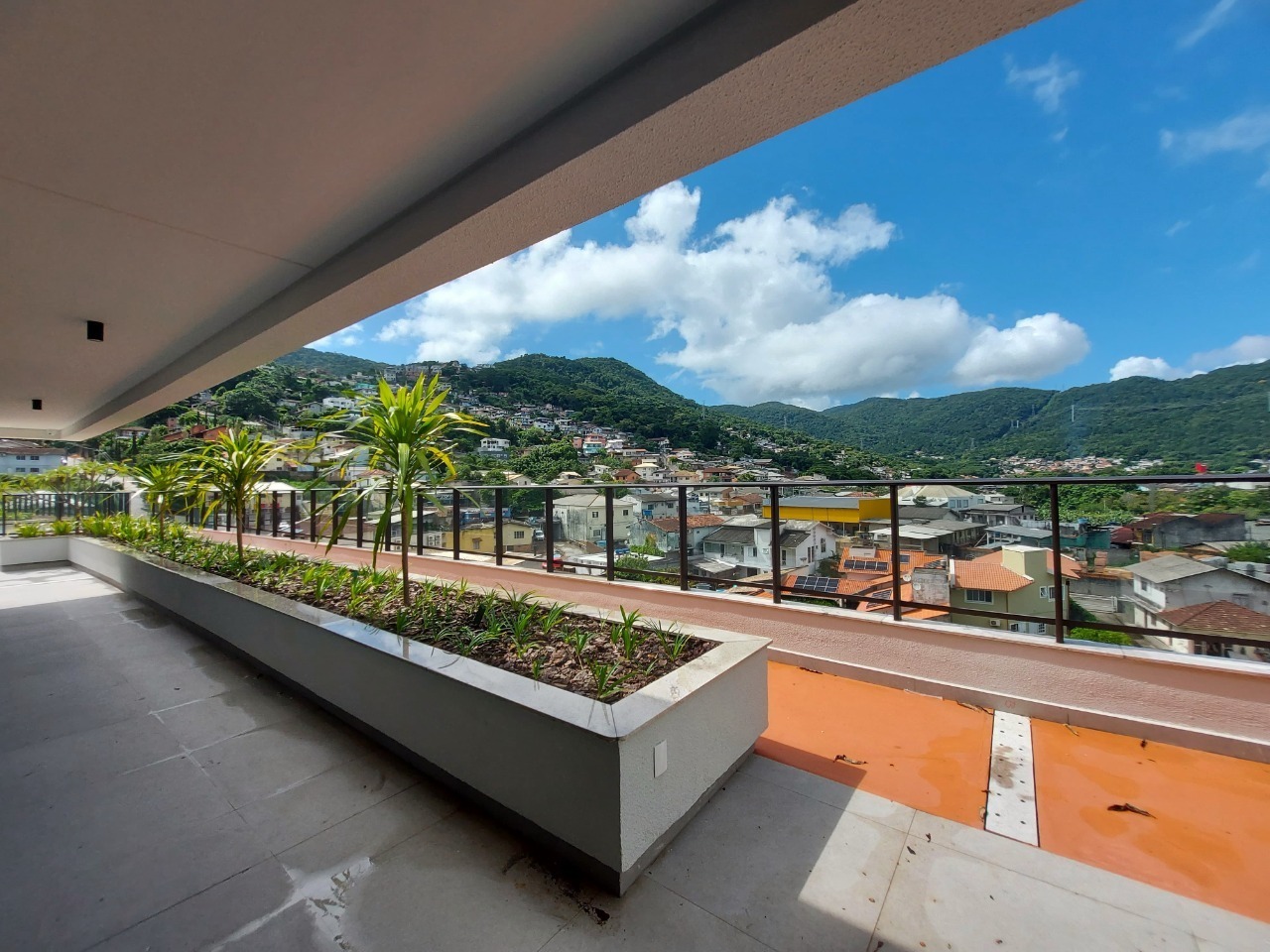 Apartamento para aluguel no Saco Grande: 