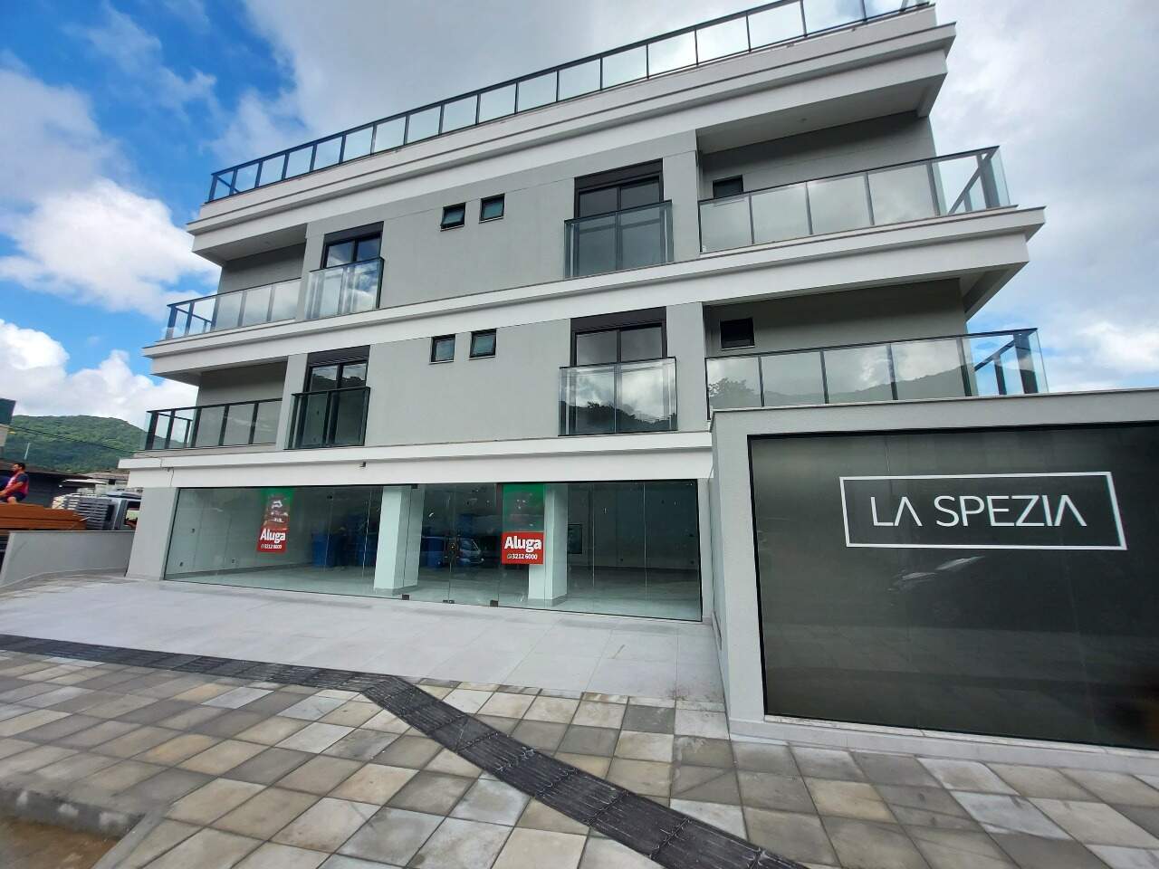 Apartamento para aluguel no Saco Grande: 