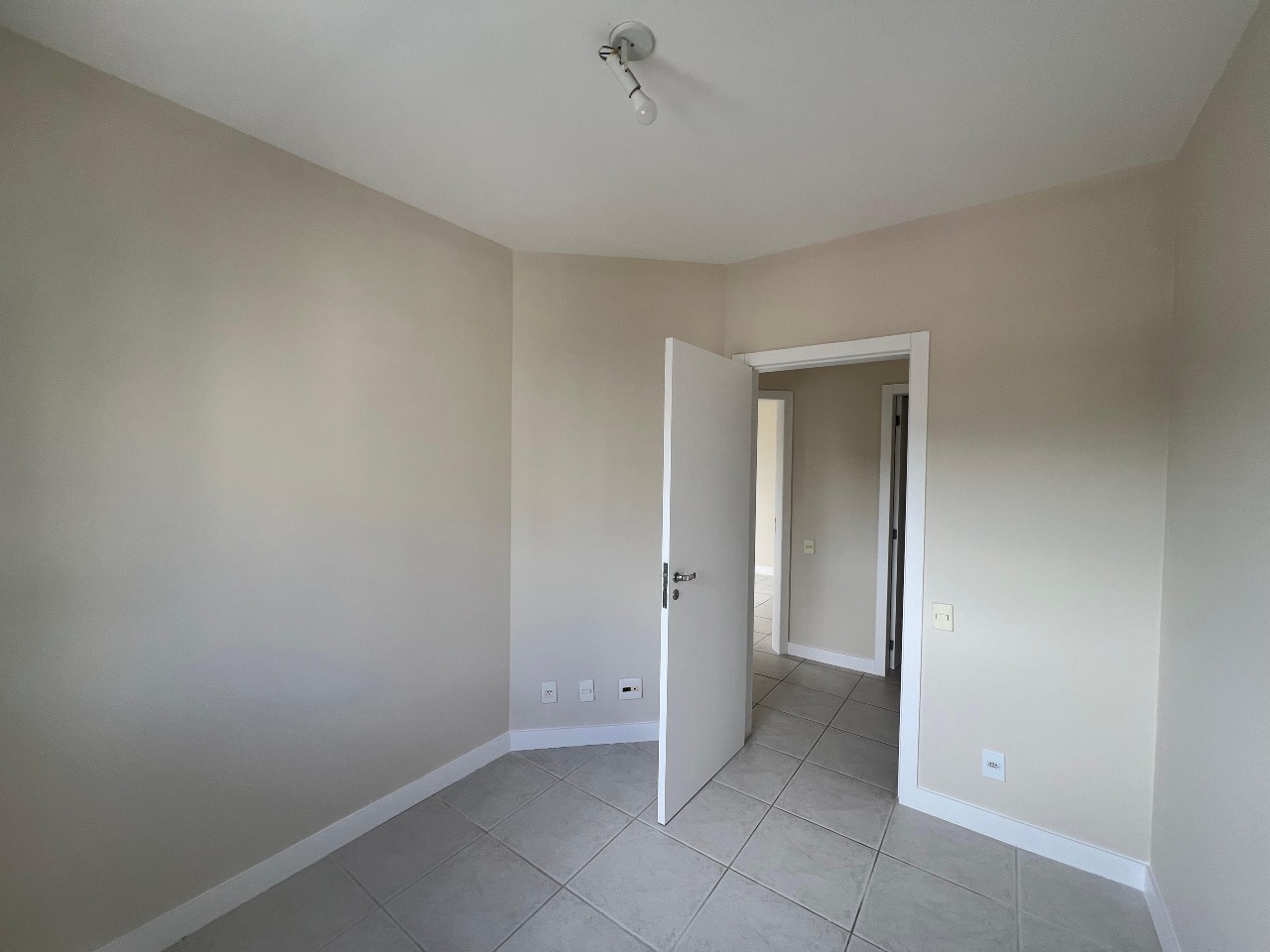 Apartamento para aluguel no Itacorubi: 