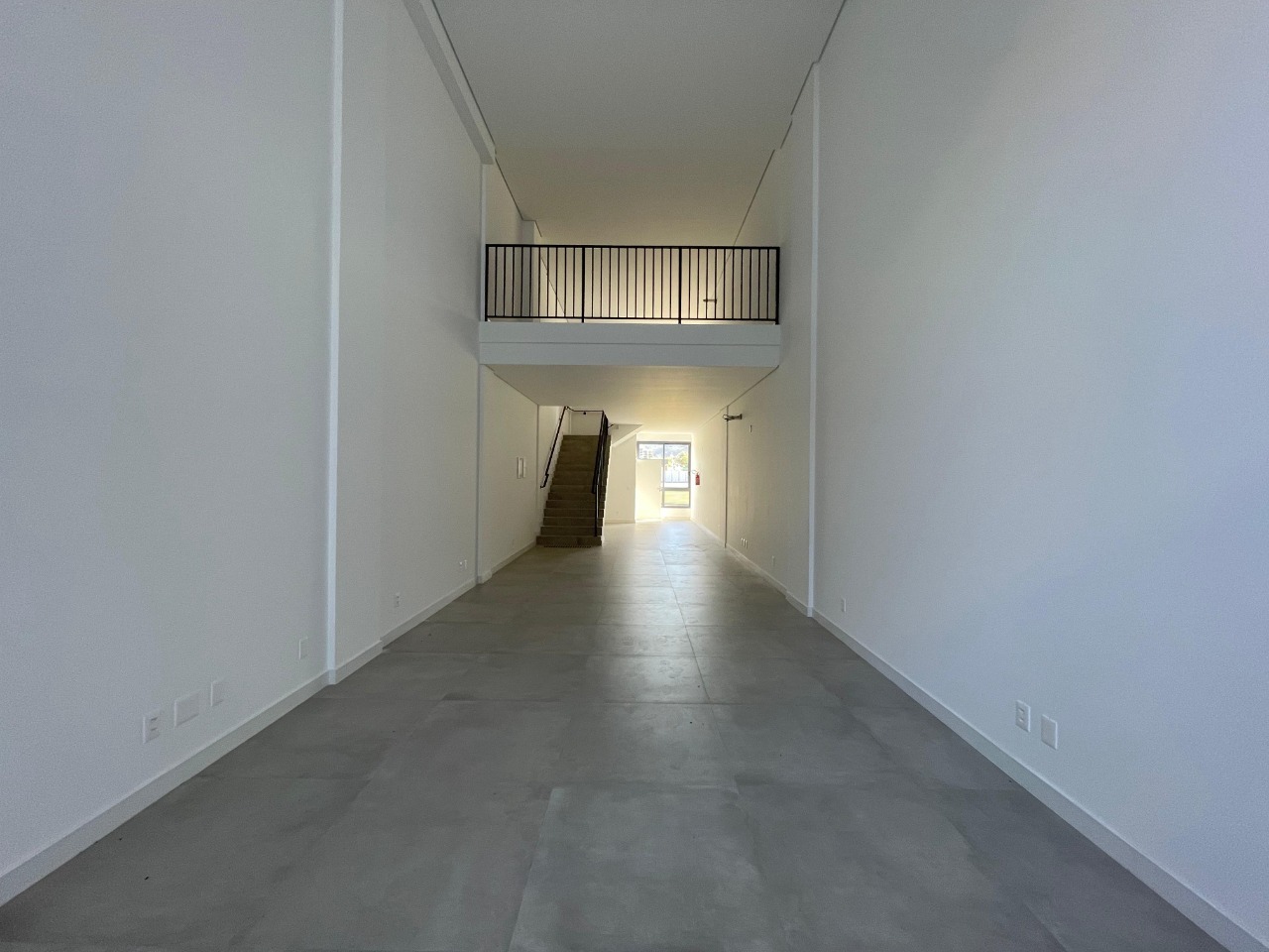 Loja para aluguel no Saco Grande: