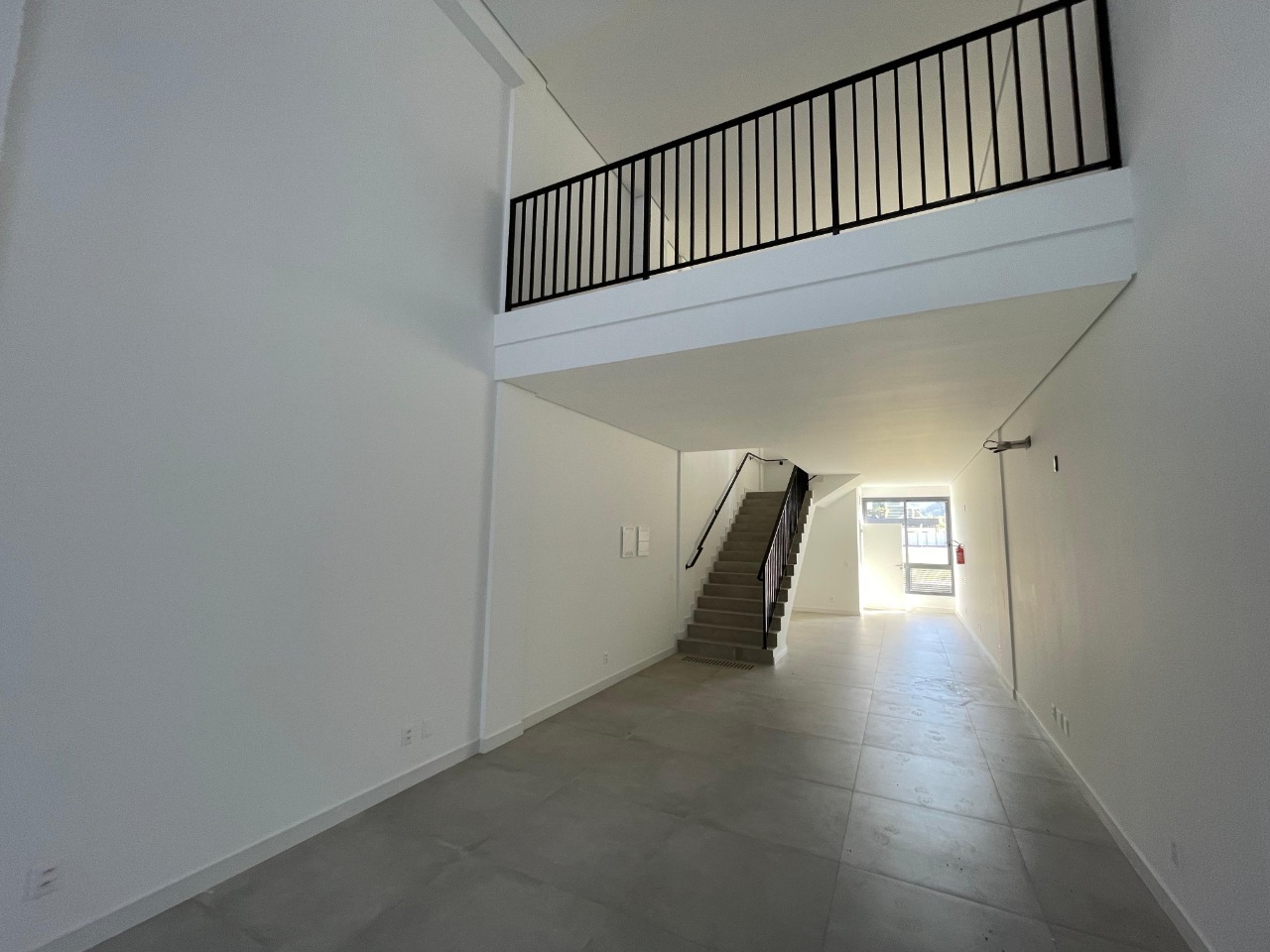 Loja para aluguel no Saco Grande: 