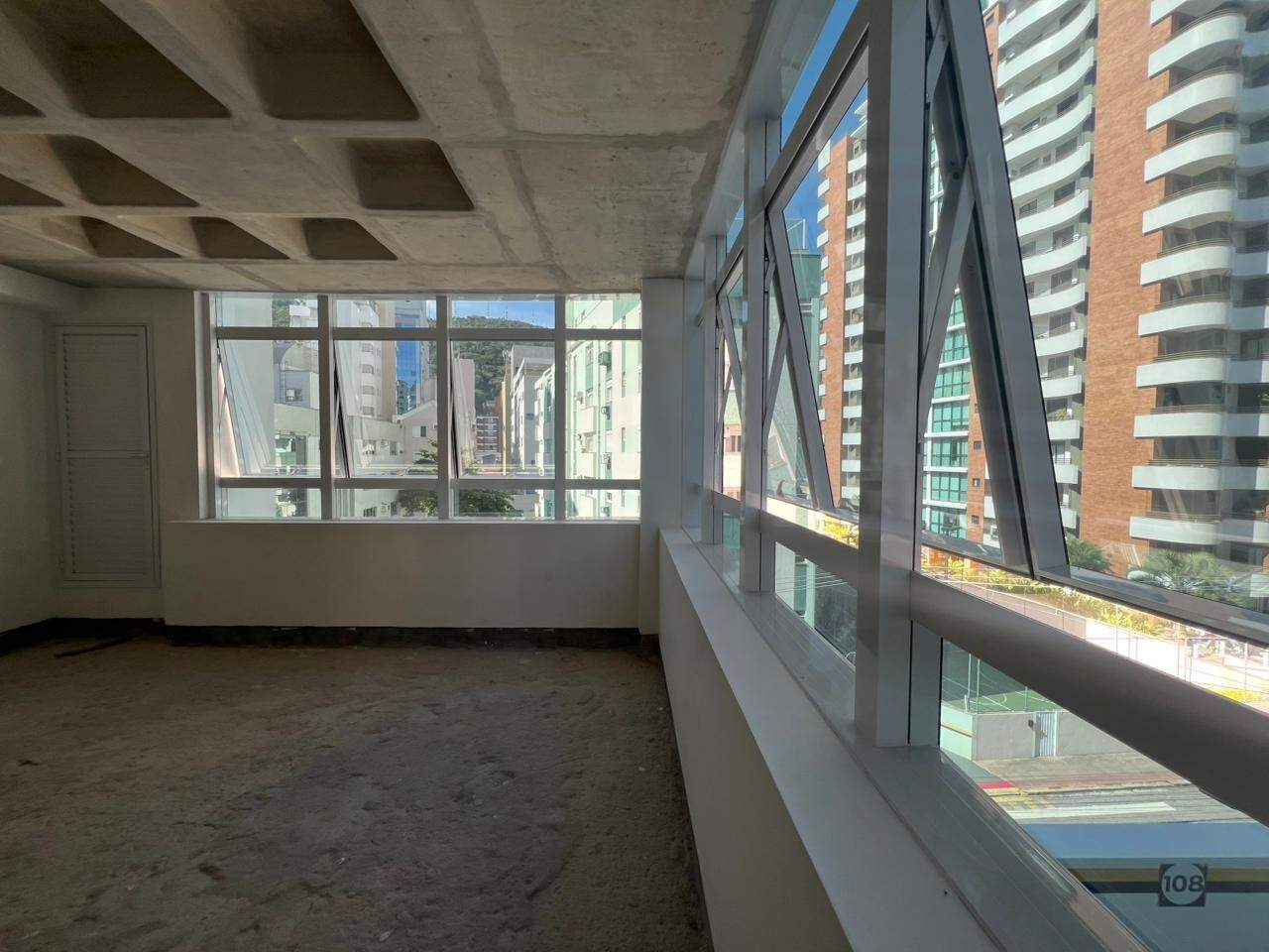 Sala para aluguel no Centro: 