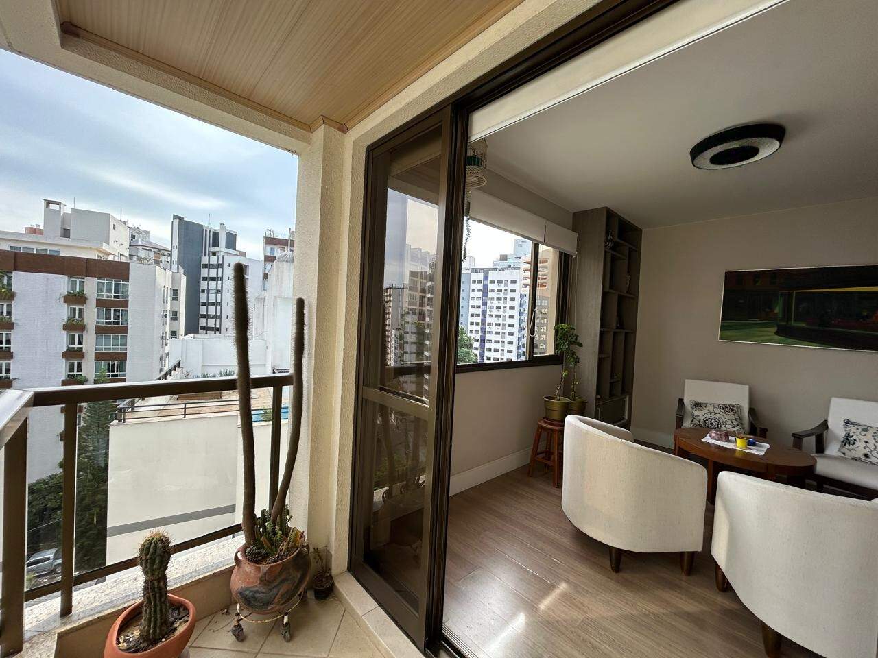 Apartamento para aluguel no Centro: 