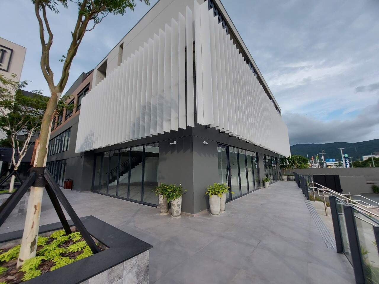 Apartamento para aluguel no Saco Grande: 