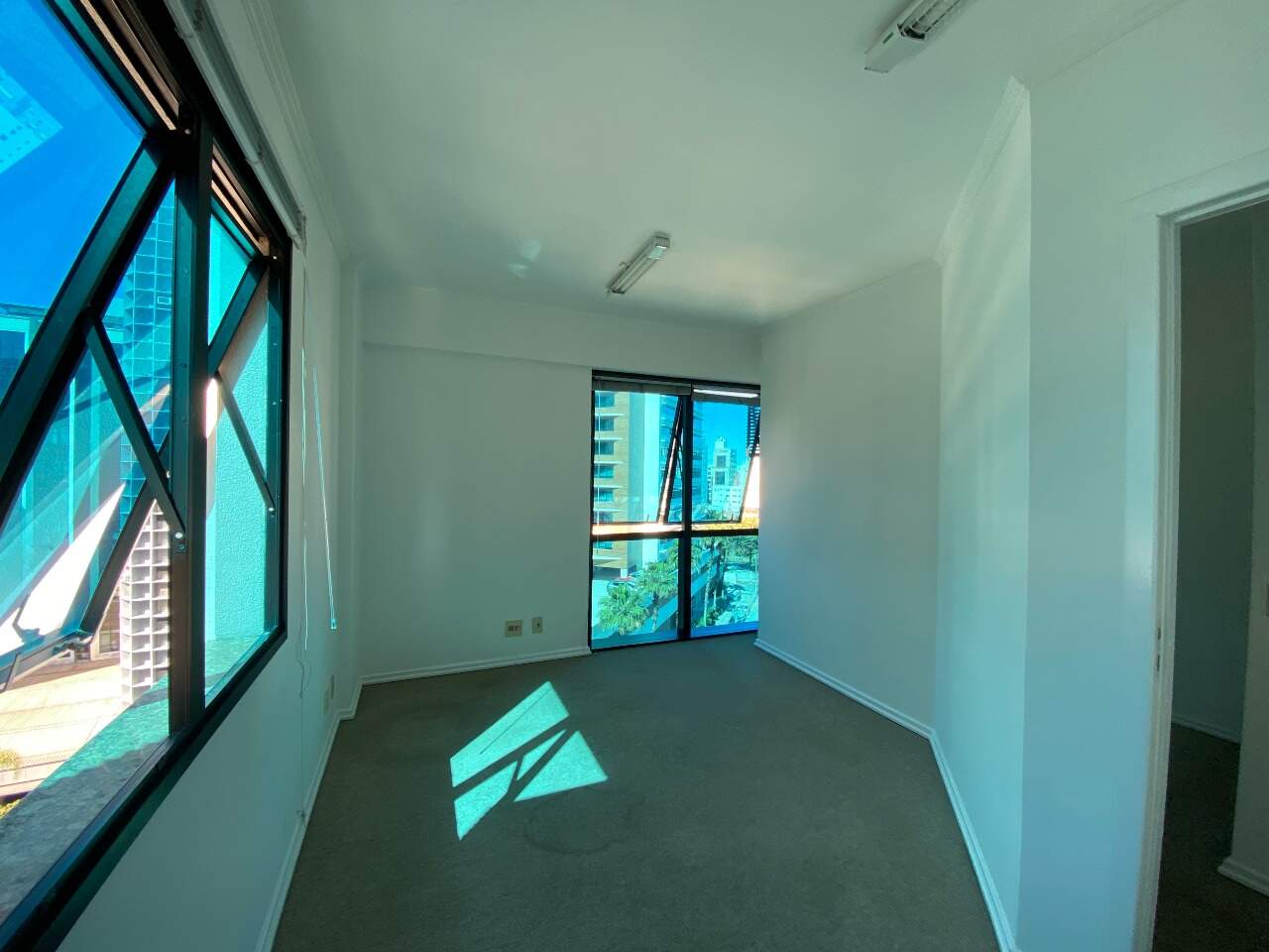 Sala para aluguel no Centro: