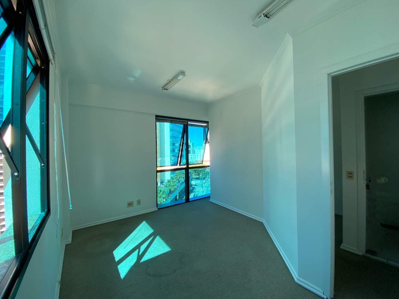 Sala para aluguel no Centro: