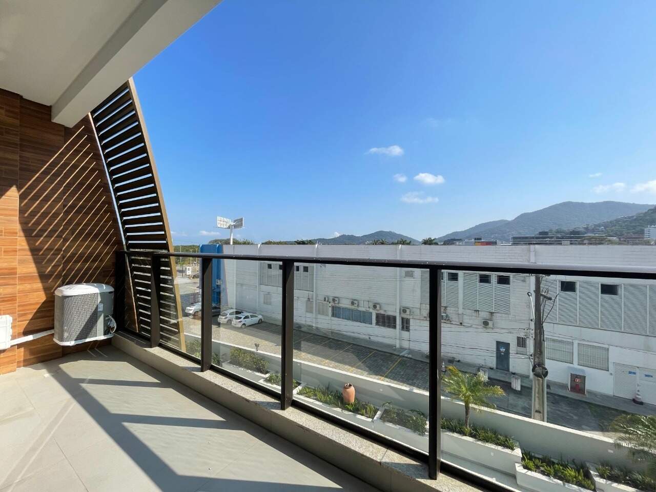 Apartamento para aluguel no Saco Grande: 