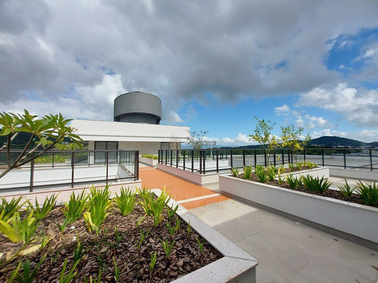 Apartamento para aluguel no Saco Grande: 