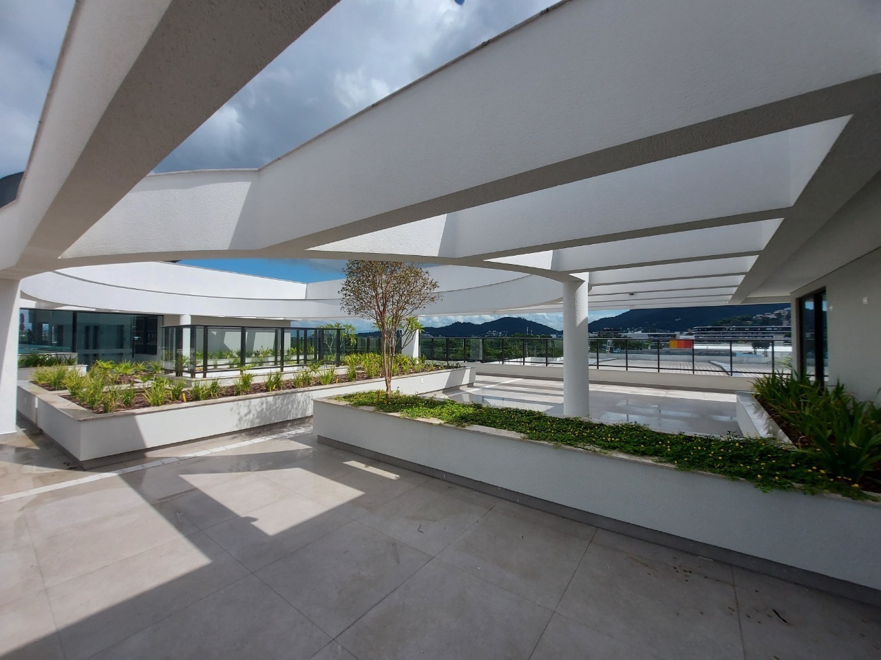 Apartamento para aluguel no Saco Grande: 