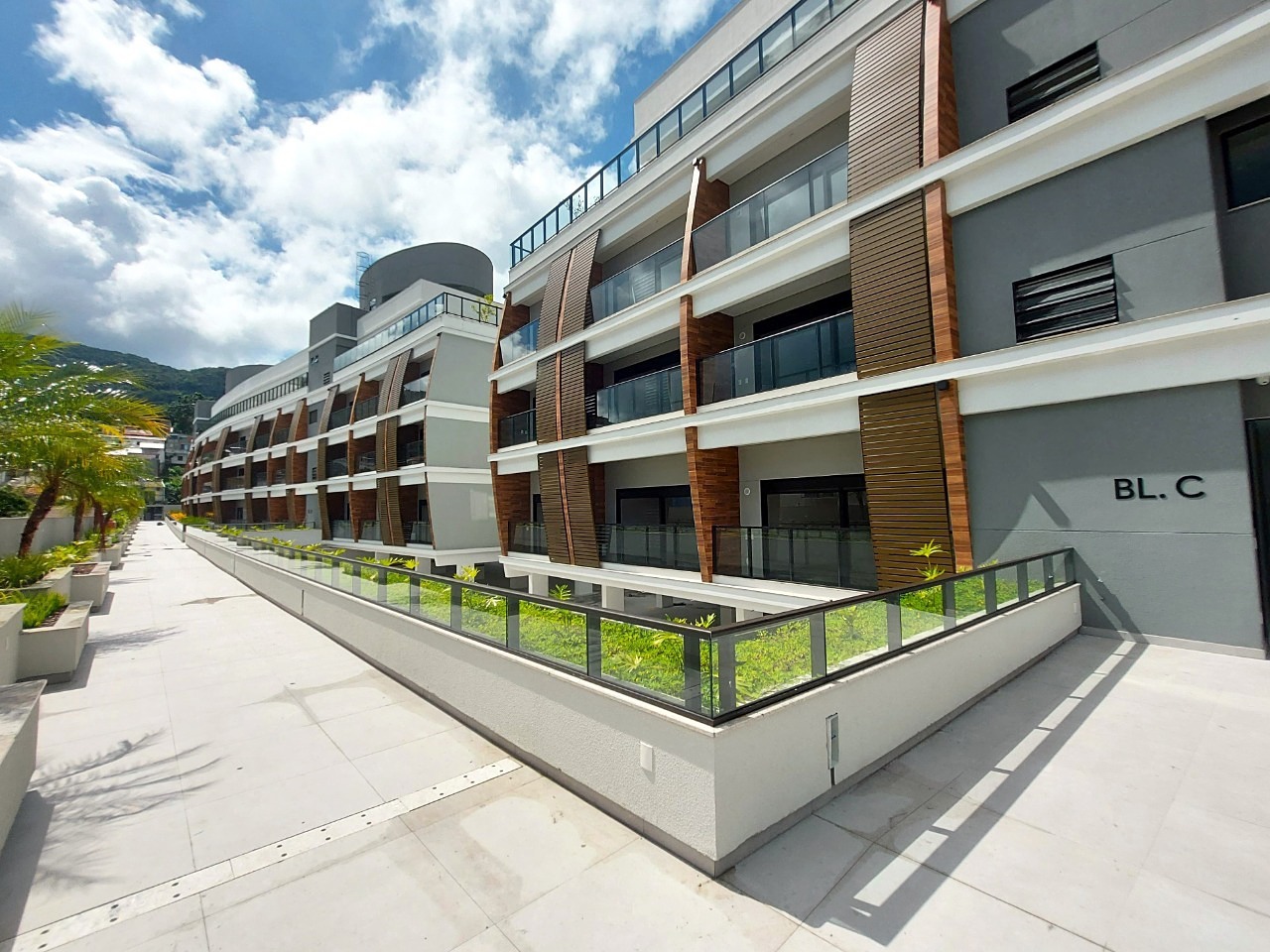 Apartamento para aluguel no Saco Grande: 