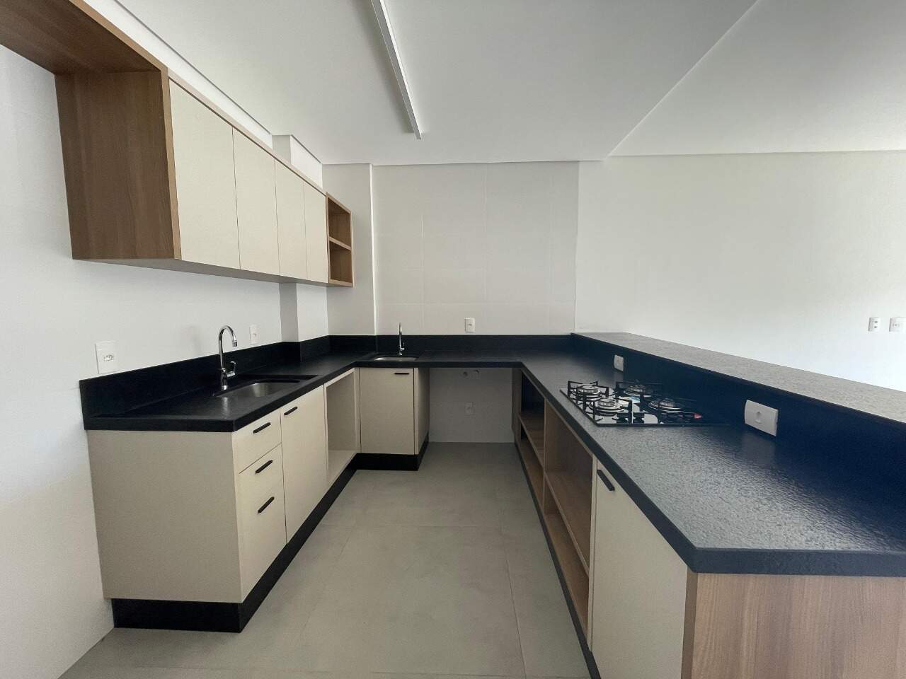 Apartamento para aluguel no Saco Grande: 