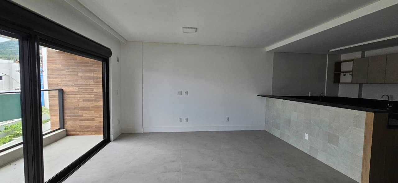 Apartamento para aluguel no Saco Grande: 