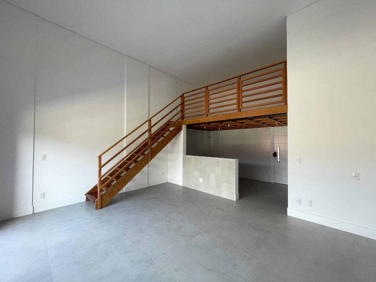 Apartamento para aluguel no Saco Grande: 