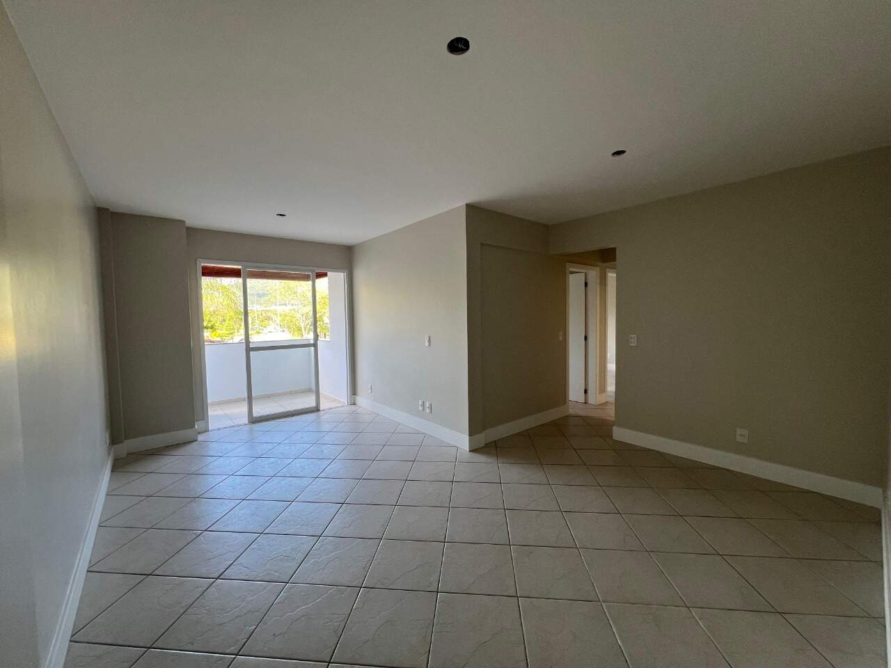 Apartamento para aluguel no Trindade: 