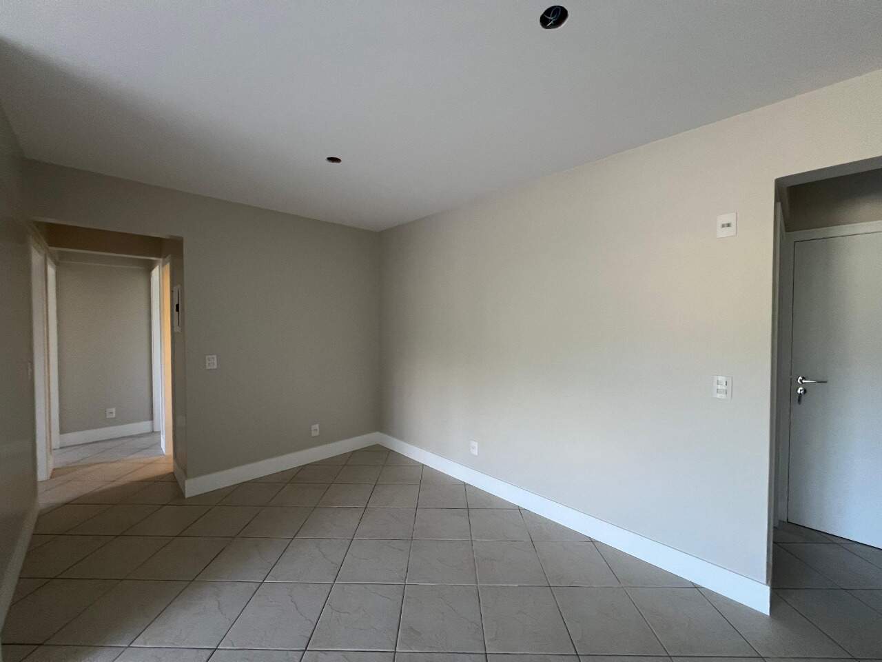 Apartamento para aluguel no Trindade: 