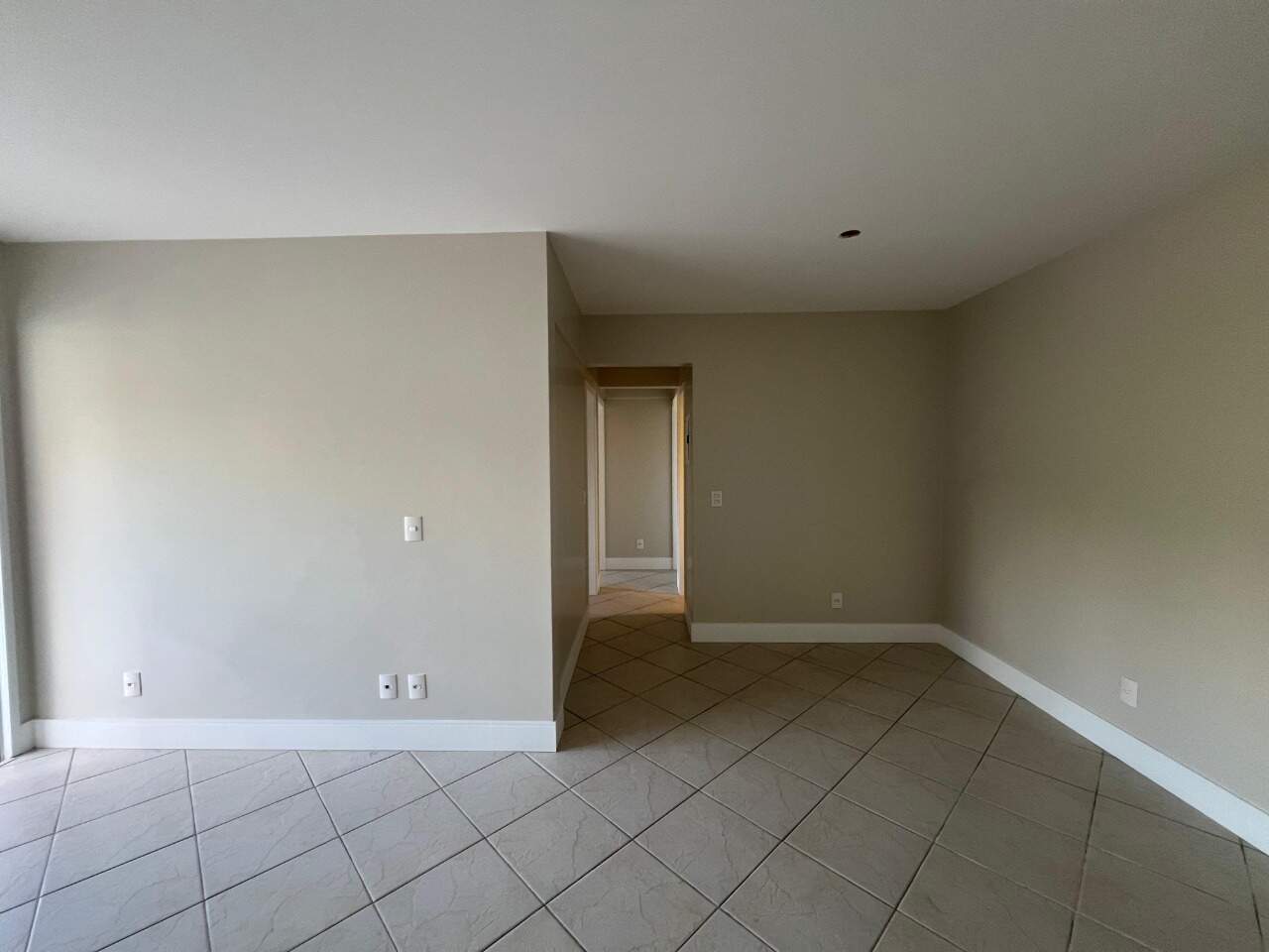 Apartamento para aluguel no Trindade: 