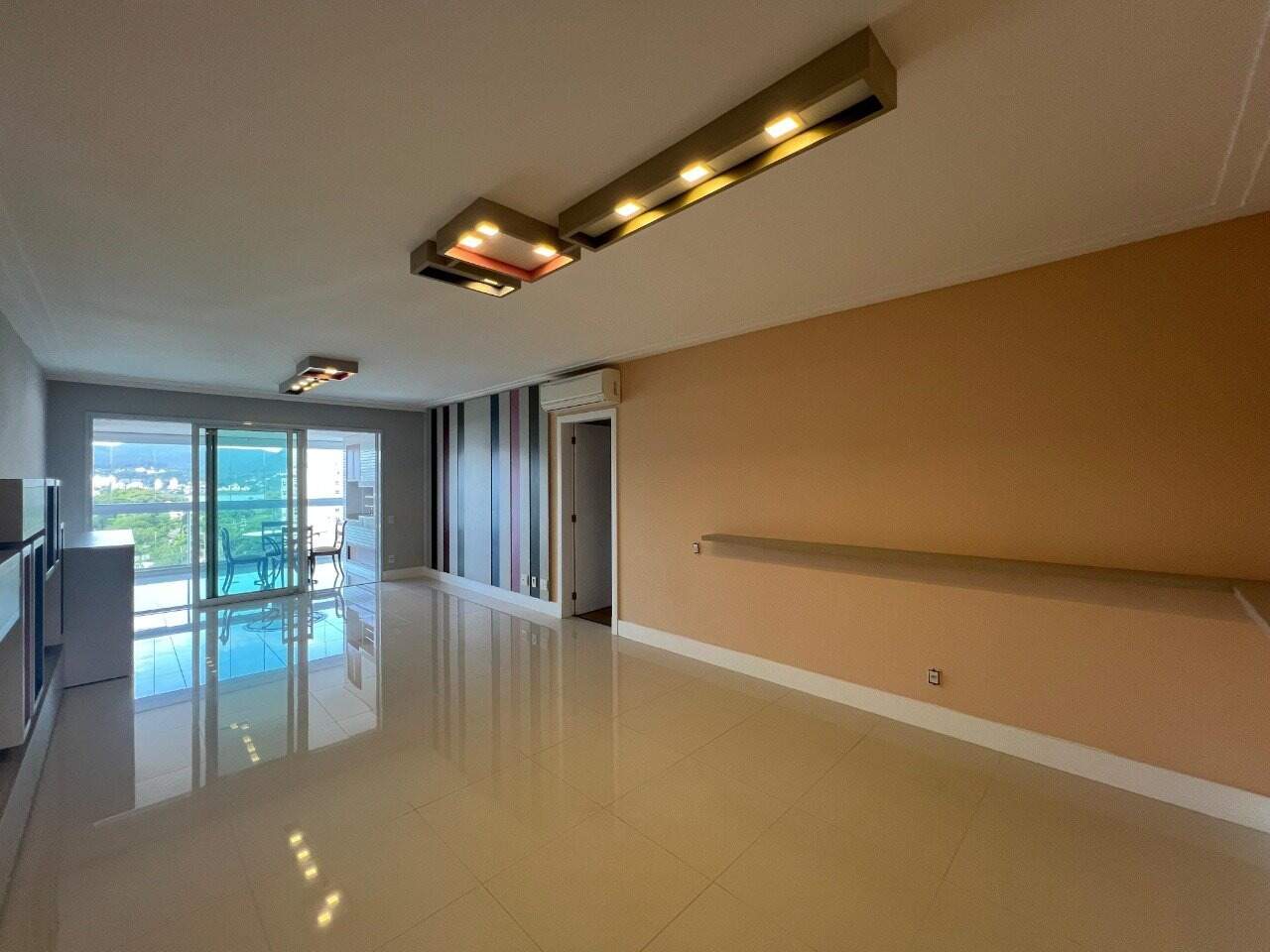 Apartamento para aluguel no Agronomica: 