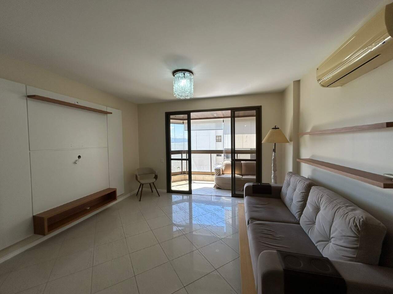 Apartamento para aluguel no Agronomica: 