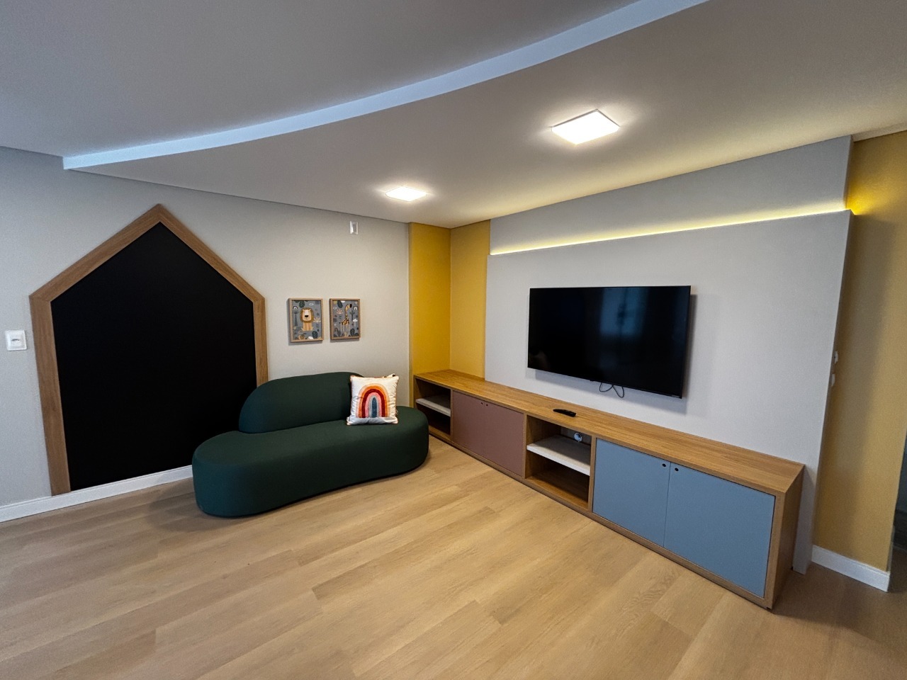 Apartamento à venda no Barreiros: 