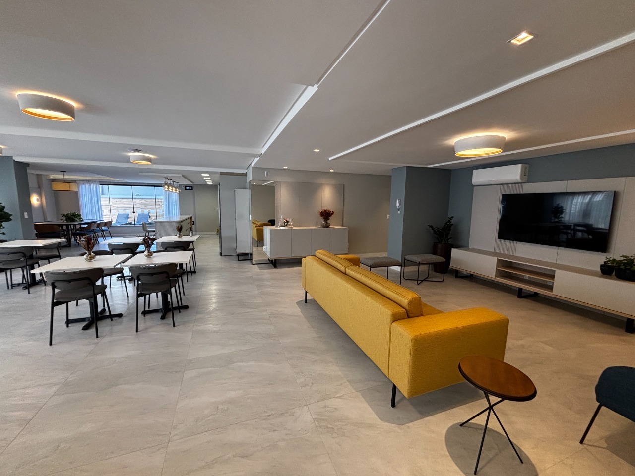 Apartamento à venda no Barreiros: 