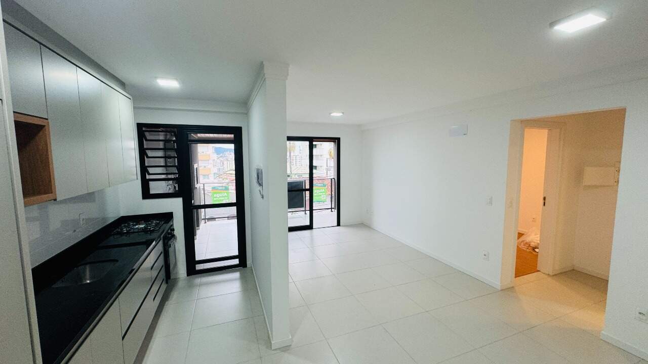 Apartamento à venda no Barreiros: