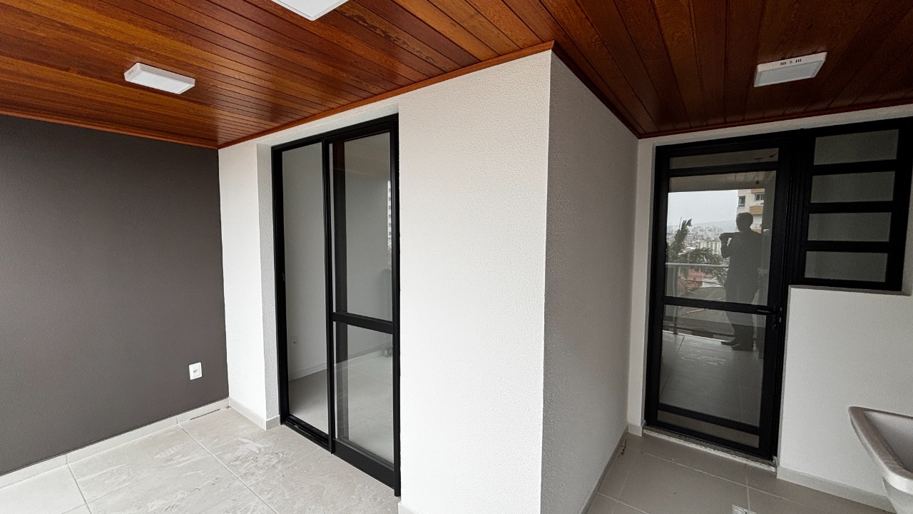 Apartamento à venda no Barreiros: 