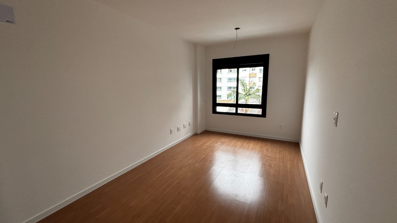 Apartamento à venda no Barreiros: 