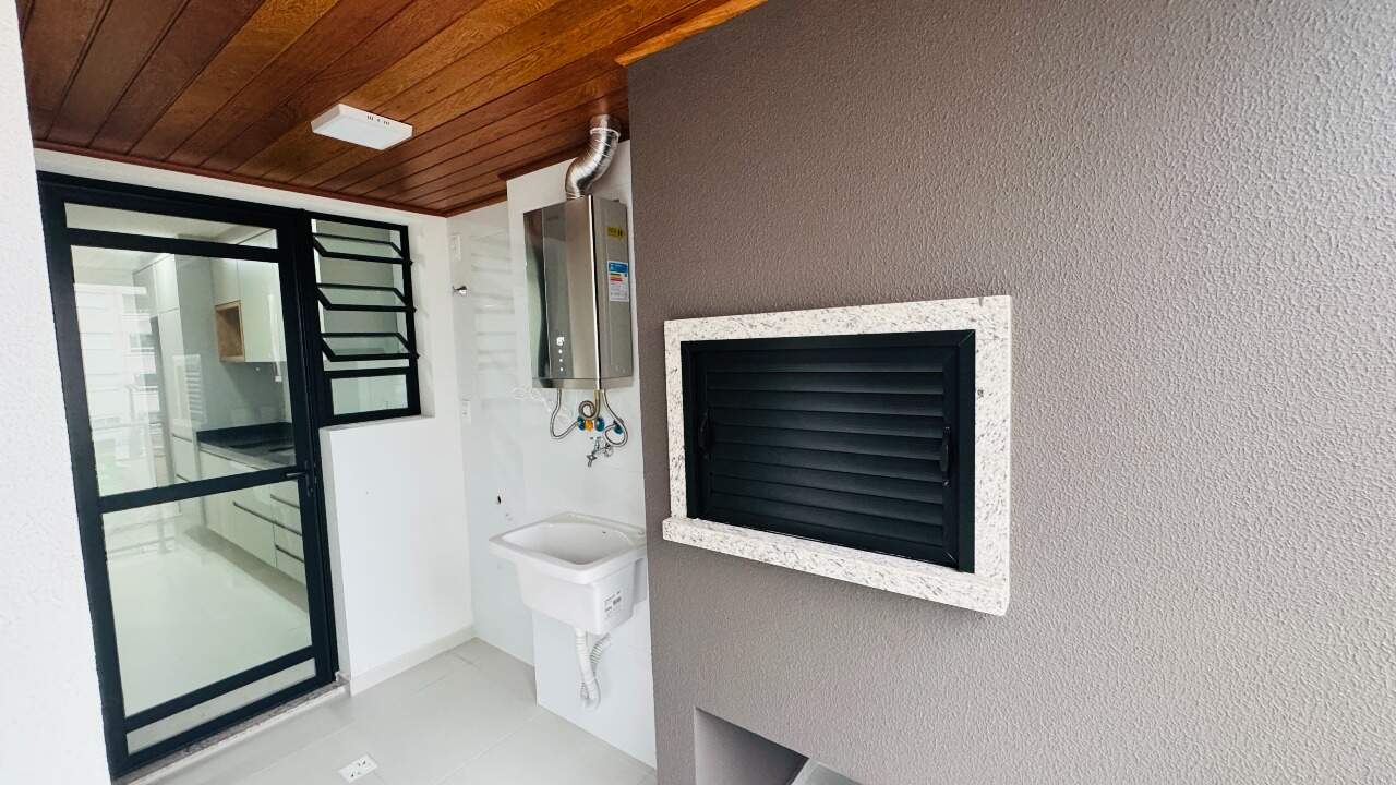Apartamento à venda no Barreiros: