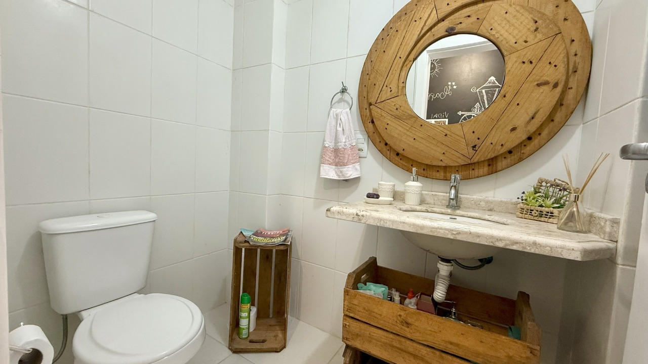 Apartamento à venda no Barreiros: Banheiro da Su te