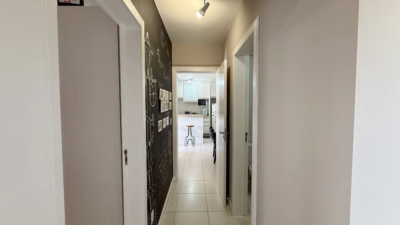 Apartamento à venda no Barreiros: Corredor de Acesso aos Quartos