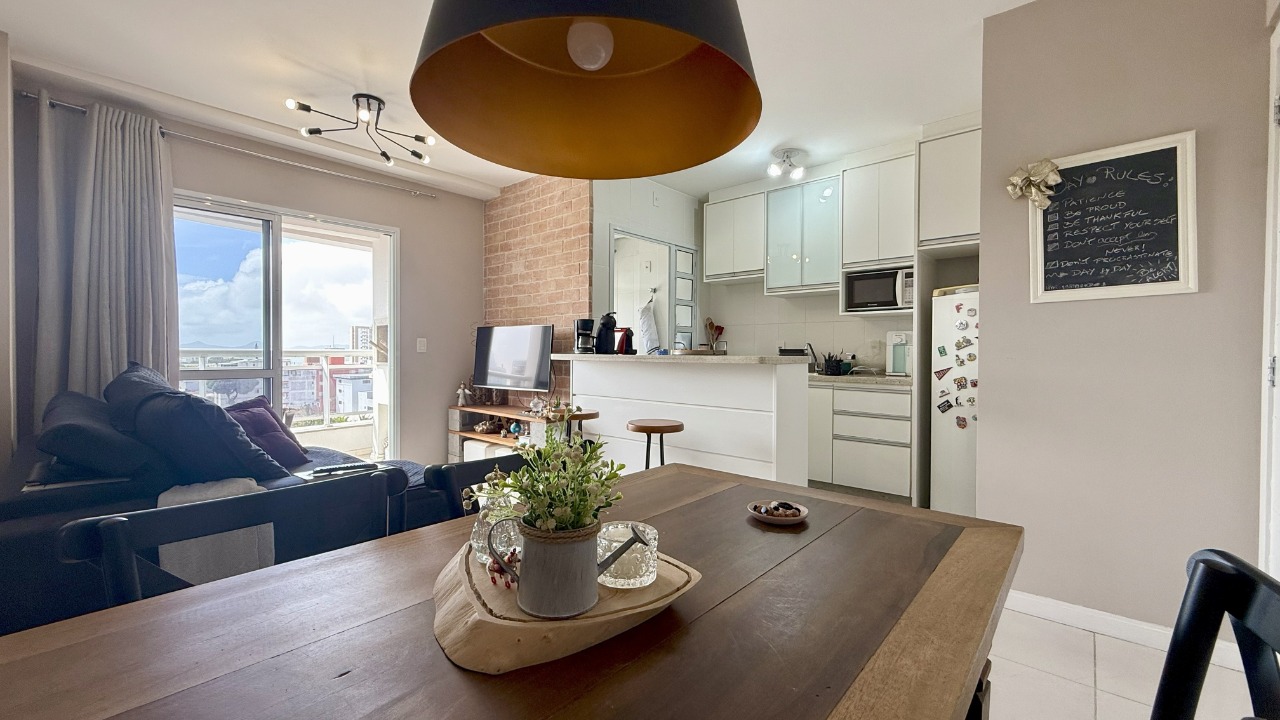 Apartamento à venda no Barreiros: Living Integrado