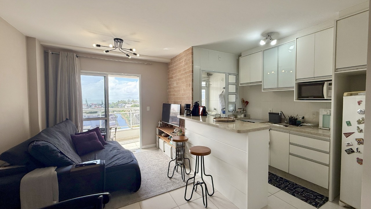 Apartamento à venda no Barreiros: Living Integrado