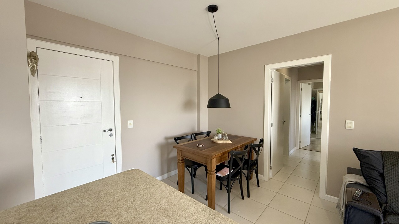 Apartamento à venda no Barreiros: Sala de Jantar