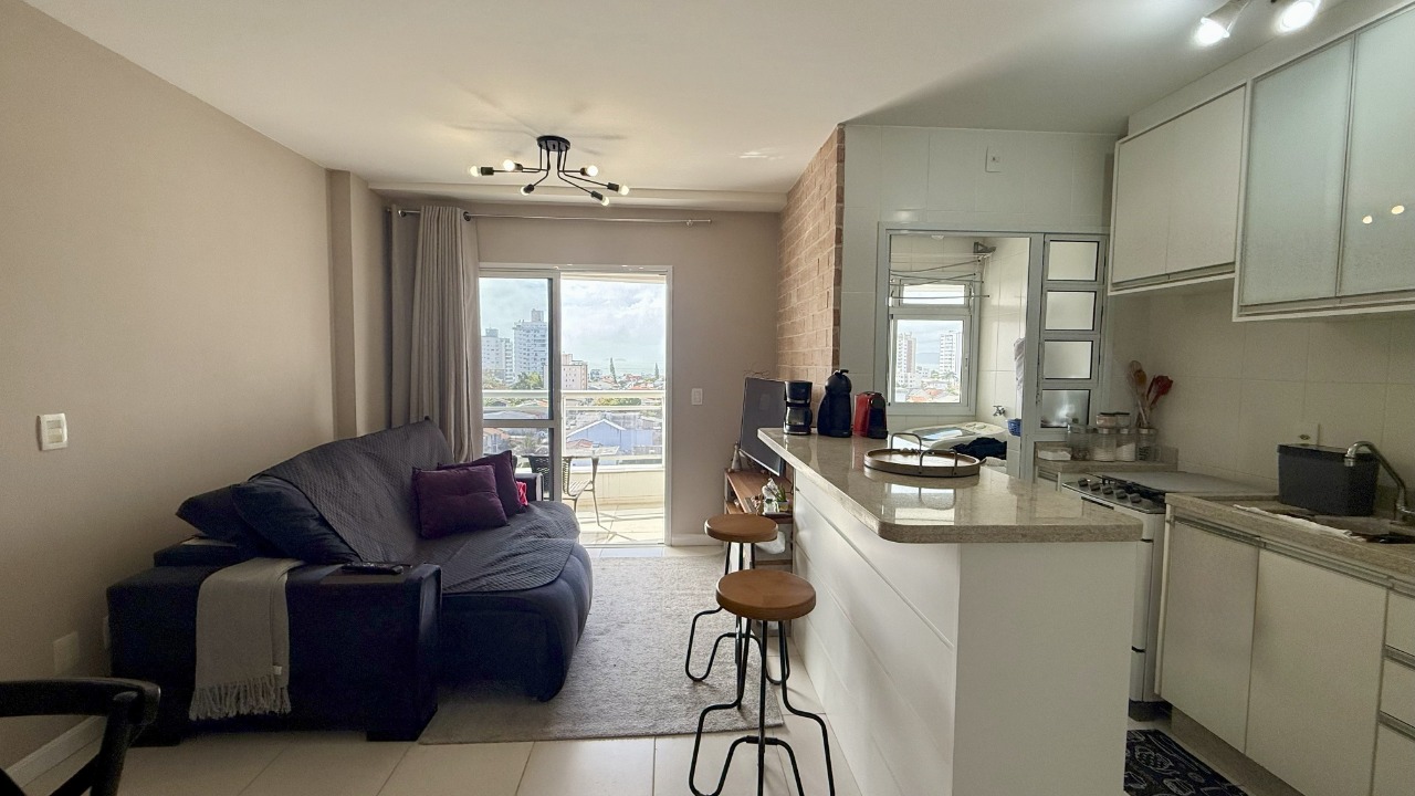 Apartamento à venda no Barreiros: Living Integrado