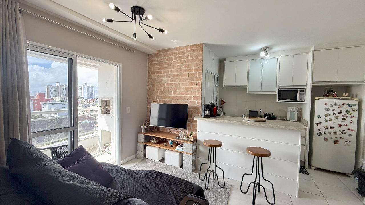 Apartamento à venda no Barreiros: Living Integrado