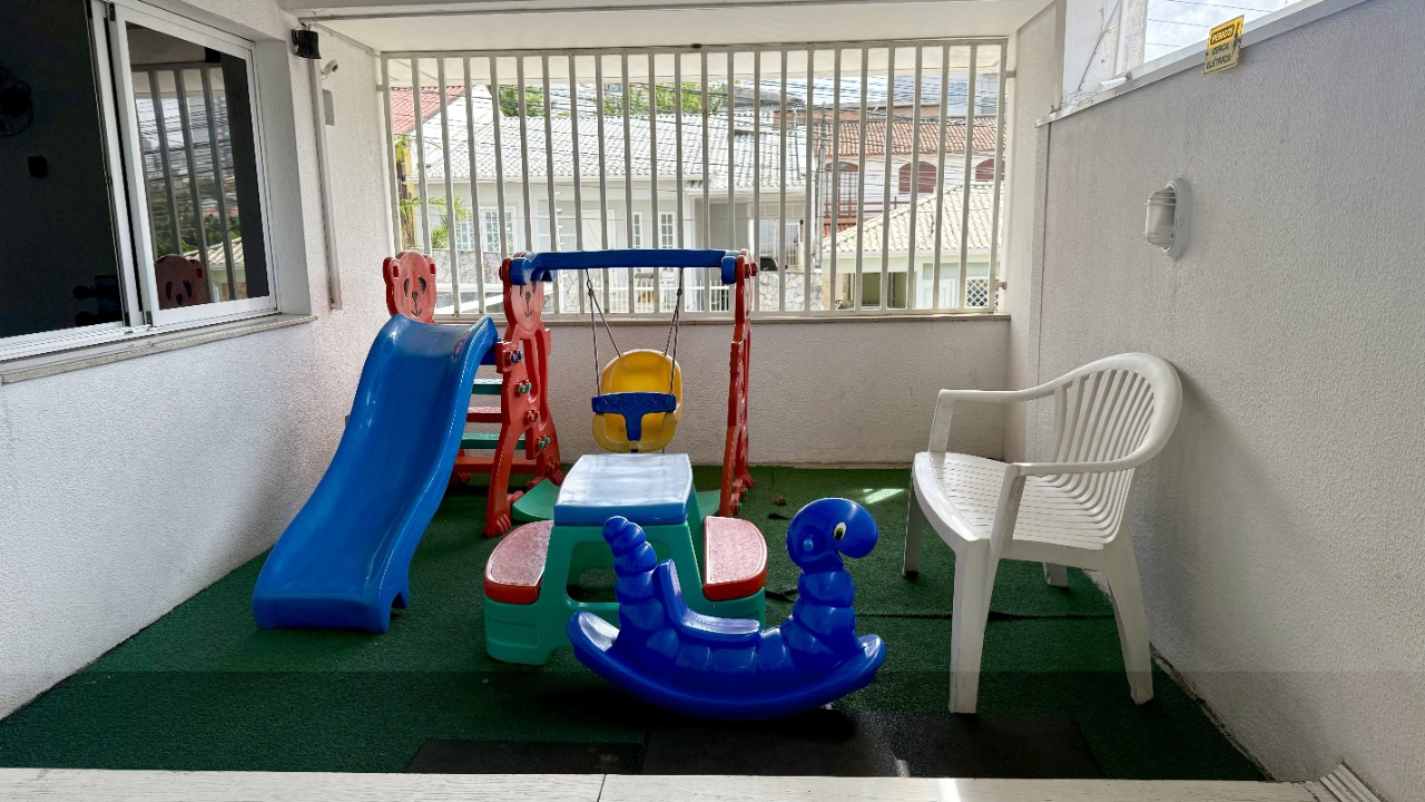Apartamento à venda no Barreiros: Playground