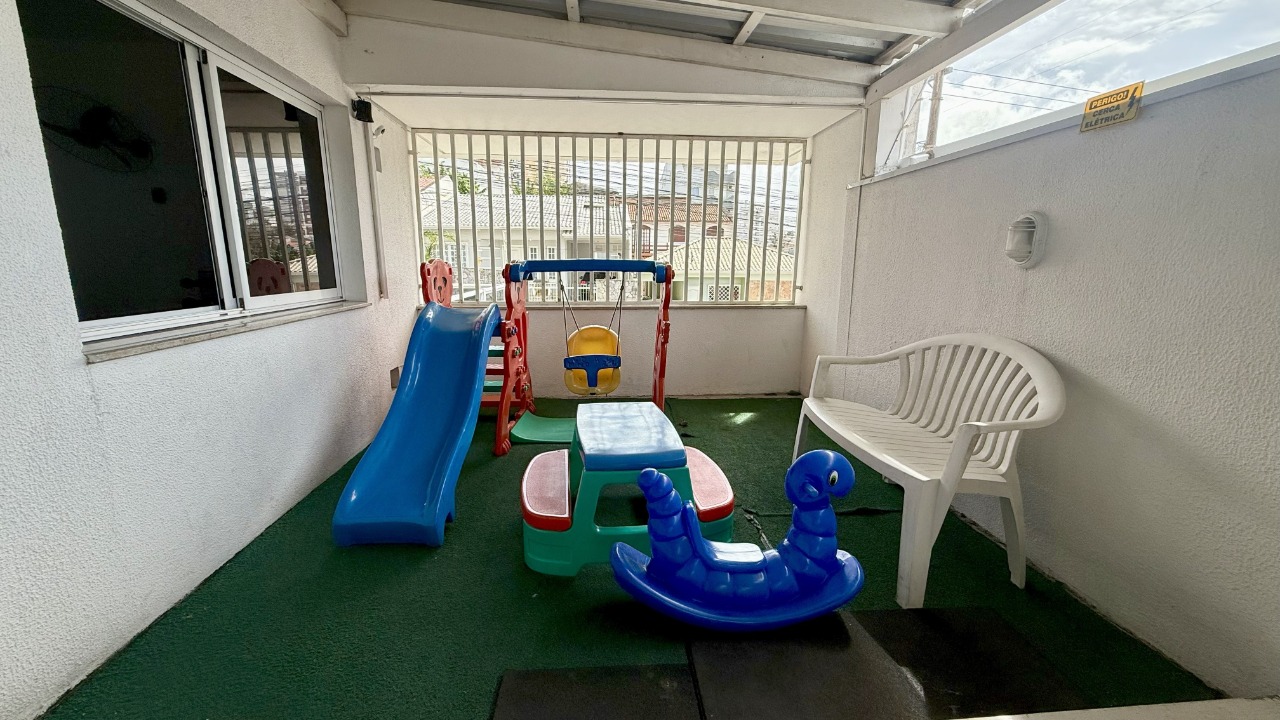 Apartamento à venda no Barreiros: Playground
