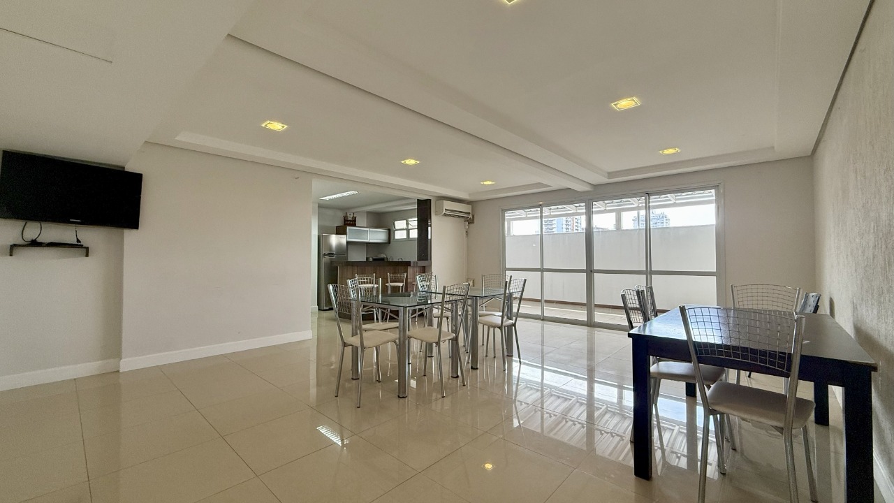 Apartamento à venda no Barreiros: Sal o de Festas