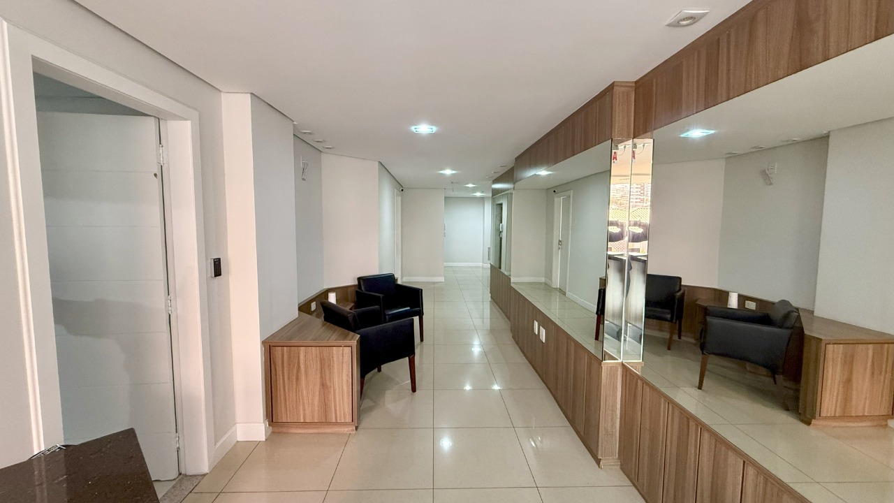 Apartamento à venda no Barreiros: Hall de Entrada