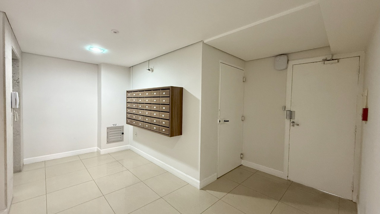 Apartamento à venda no Barreiros: Hall de Entrada