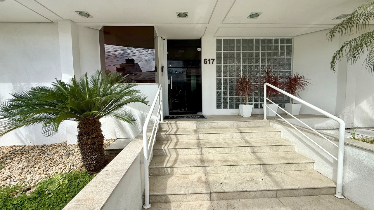 Apartamento à venda no Barreiros: Entrada do Pr dio