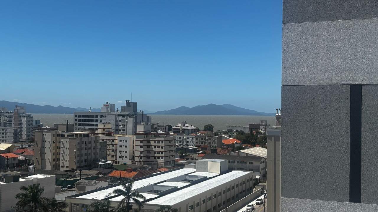 Apartamento à venda no Balneario: vista da sacada