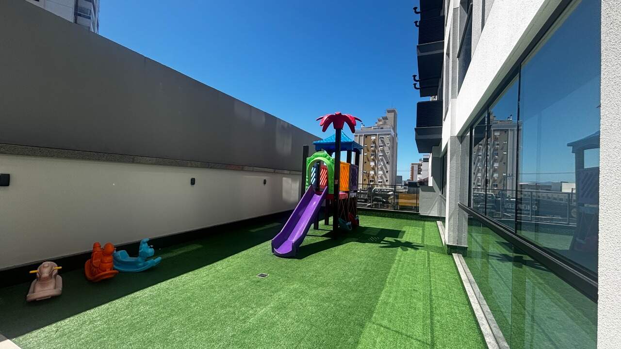 Apartamento à venda no Balneario: playground