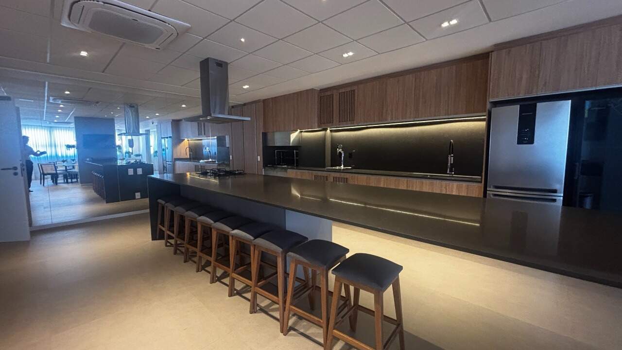 Apartamento à venda no Balneario: salao de festas