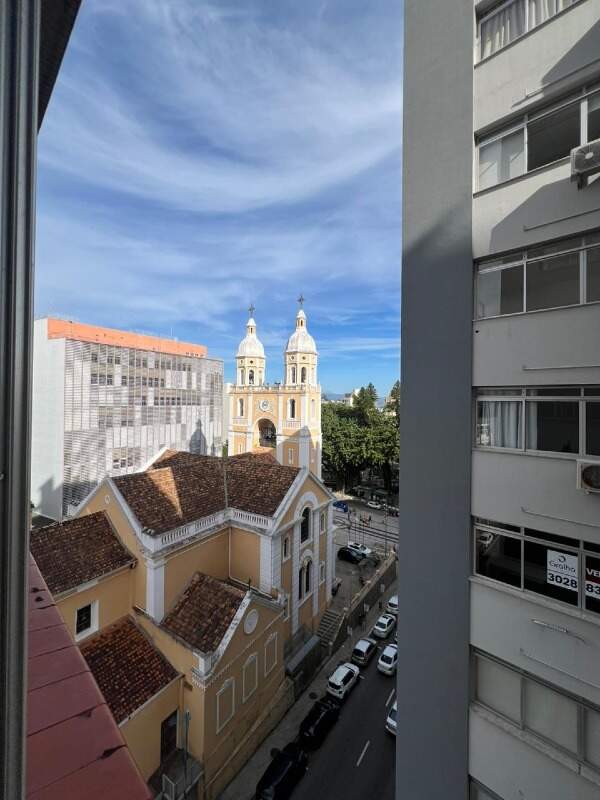 Apartamento para aluguel no Centro: 