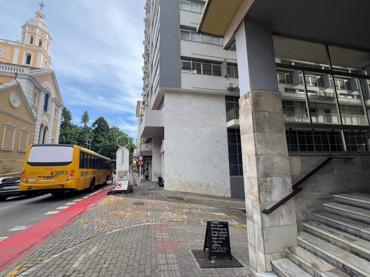 Apartamento para aluguel no Centro: 