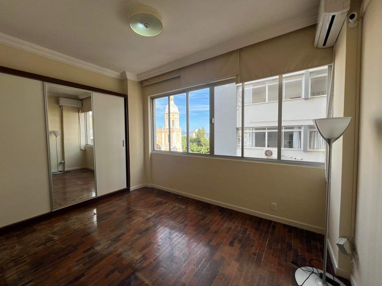 Apartamento para aluguel no Centro: 