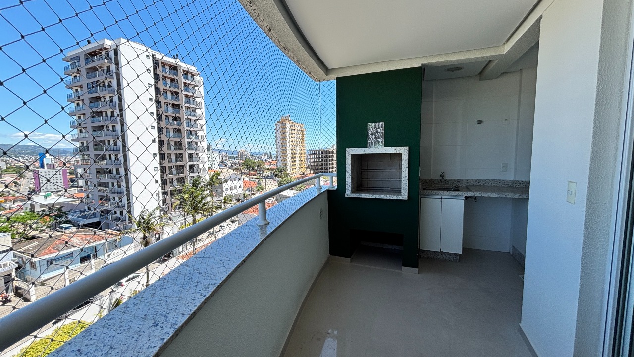 Apartamento à venda no Barreiros: 