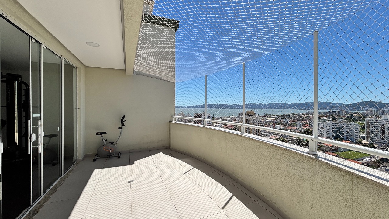 Apartamento à venda no Barreiros: 