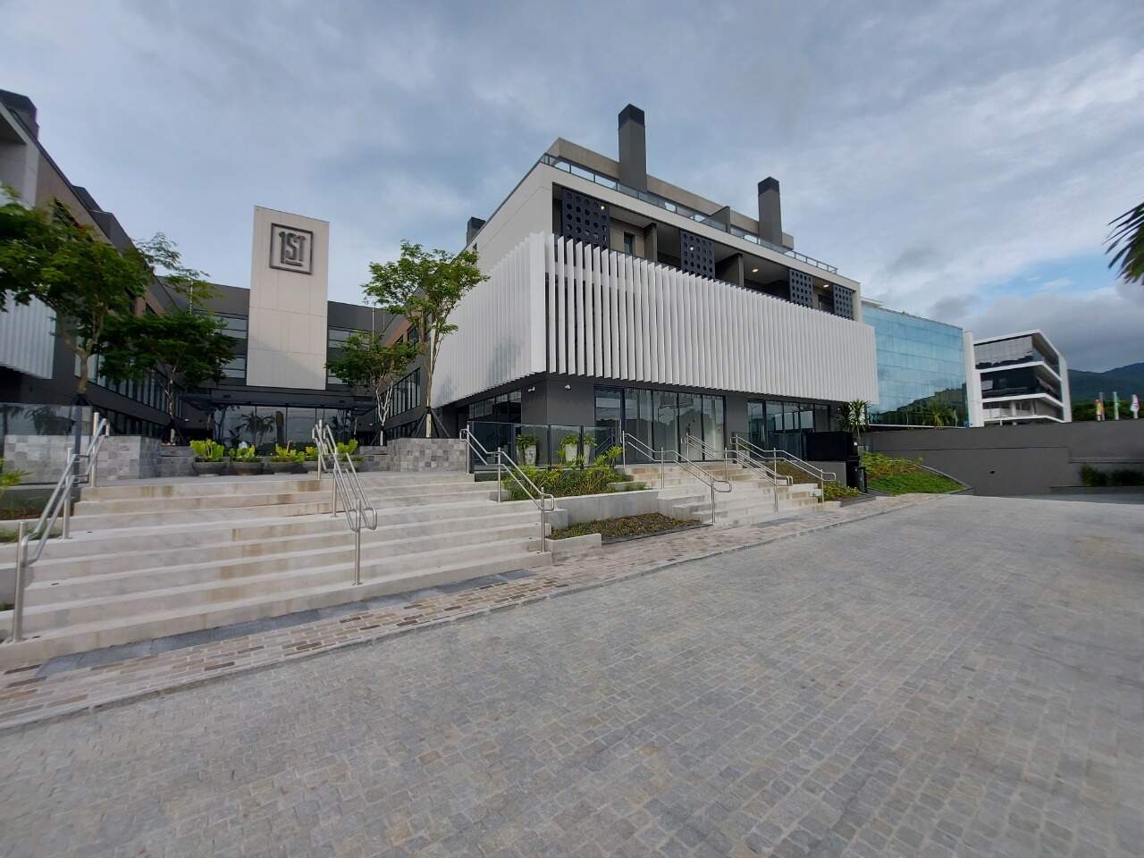 Apartamento para aluguel no Saco Grande: 